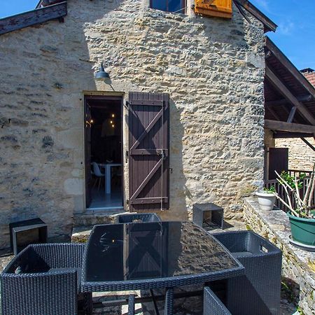 Maison en pierres au coeur du village médiéval de Villeneuve Extérieur photo