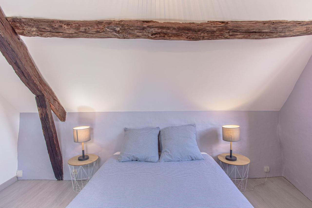 Maison en pierres au coeur du village médiéval de Villeneuve Extérieur photo