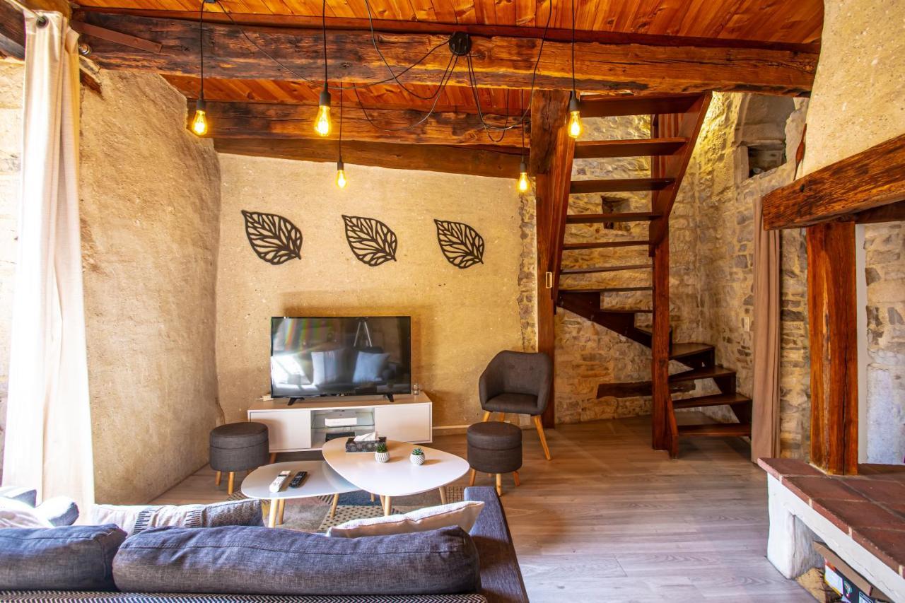 Maison en pierres au coeur du village médiéval de Villeneuve Extérieur photo