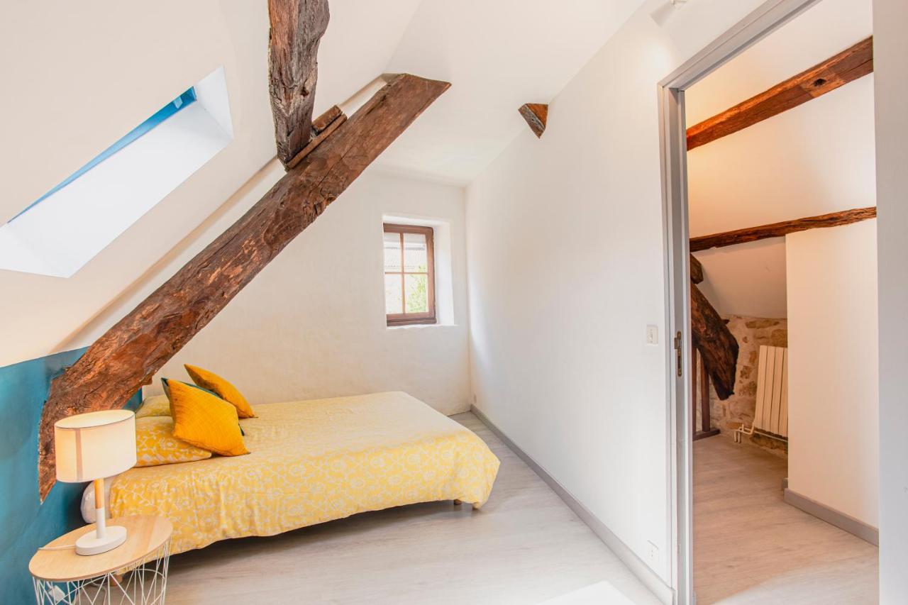 Maison en pierres au coeur du village médiéval de Villeneuve Extérieur photo