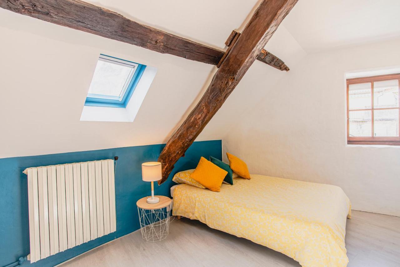 Maison en pierres au coeur du village médiéval de Villeneuve Extérieur photo