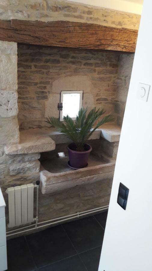 Maison en pierres au coeur du village médiéval de Villeneuve Extérieur photo